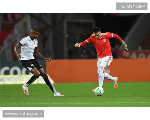 英超新星约阿内斯·延森表现稳健，逐渐引发各大球队关注