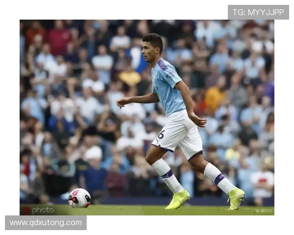 乌加特与罗德里：防守型与组织型后腰的战术角色对比