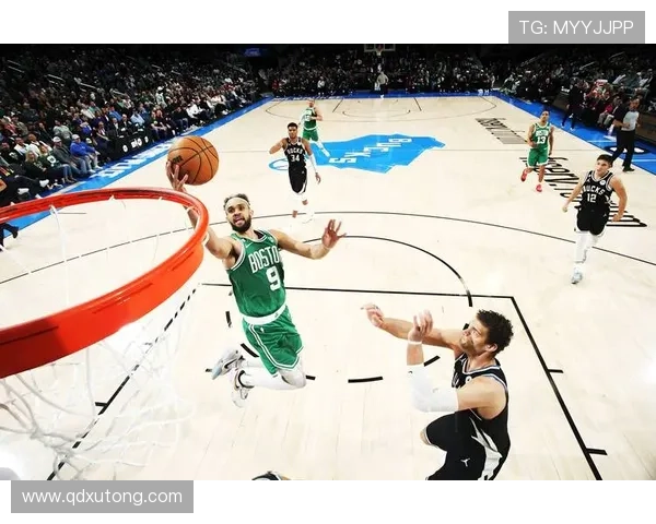 德里克·怀特突破出手占比提升显著 拉开团队进攻空间